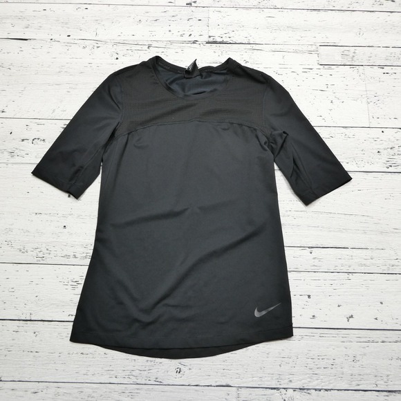 Nike Tops - Nike Pro‎ Hypercool Shirt Womens Medium Black Athletic Training Top 832054-010